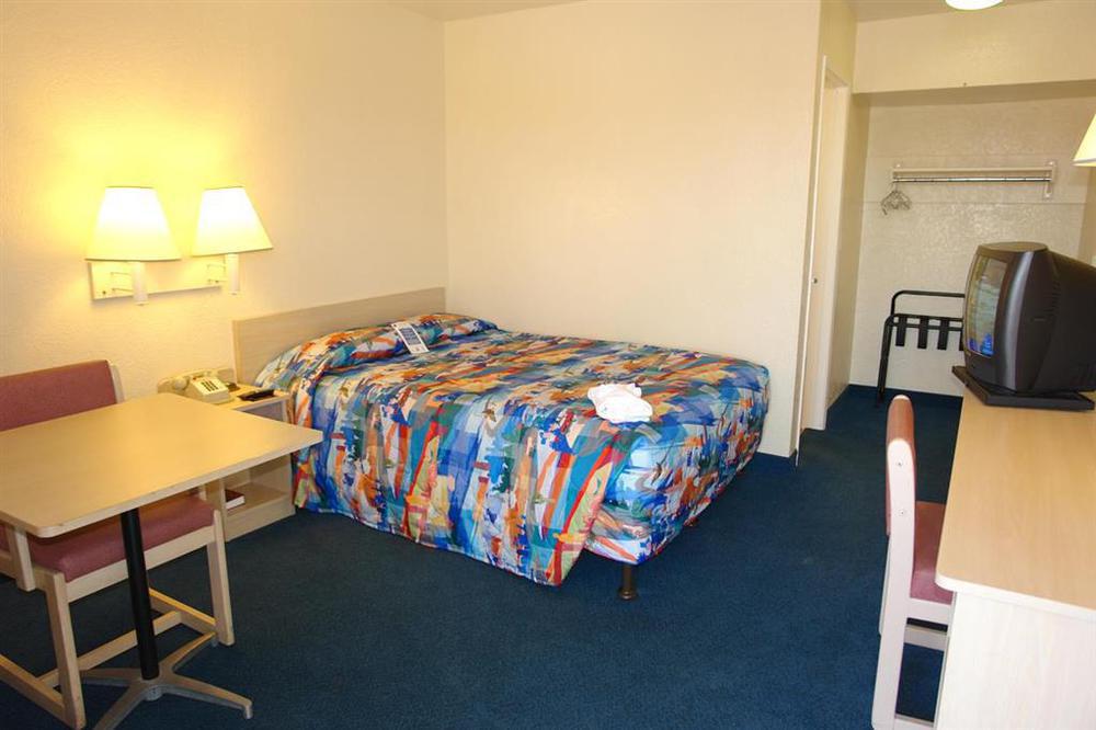 Motel 6-Youngtown, Az - Phoenix - Sun City Oda fotoğraf